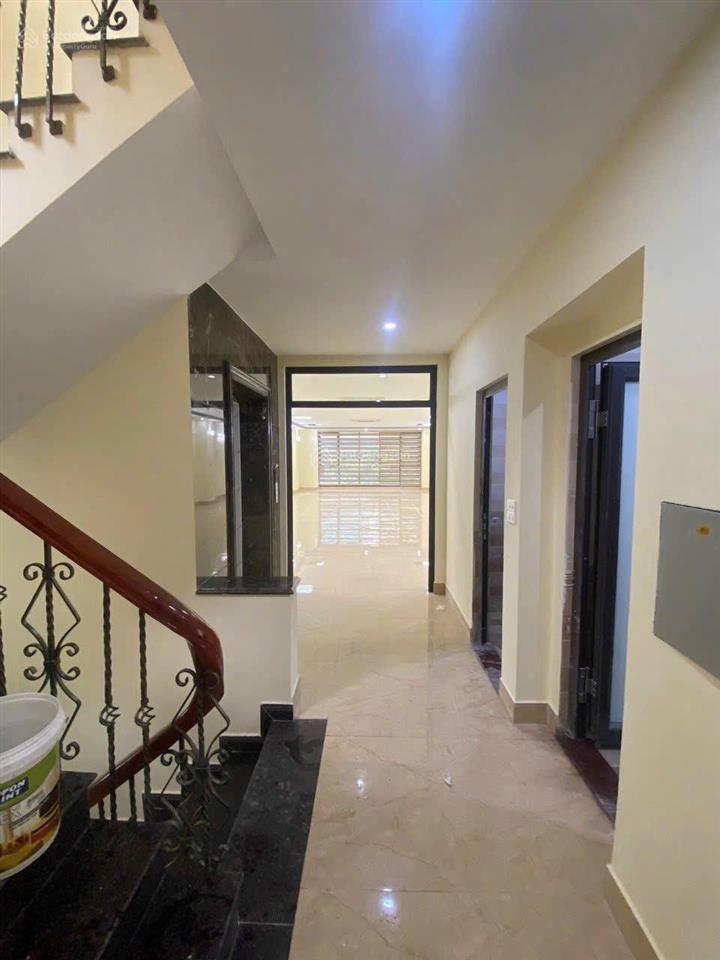 Cho thuê mặt bằng, văn phòng tại khuất duy tiến, thanh xuân, hà nội. diện tích 100m2