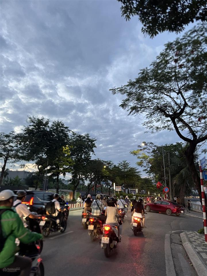 12 triệu, 100m, cho thuê văn phòng lạc long quân, oto tránh, phòng họp, phòng tiếp khách, kho