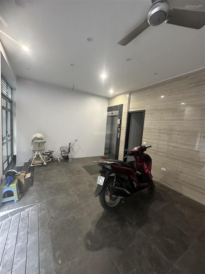 16 triệu, 200m², cho thuê vp, lạc long quân, ô tô tránh, bàn ghế, phòng họp, phòng tiếp khách, kho