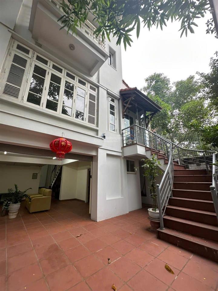 135m, 45 triệu, cho thuê biệt thự vườn đào, làm trụ sở văn phòng công ty, đsq, ở vip, 0986 220 ***