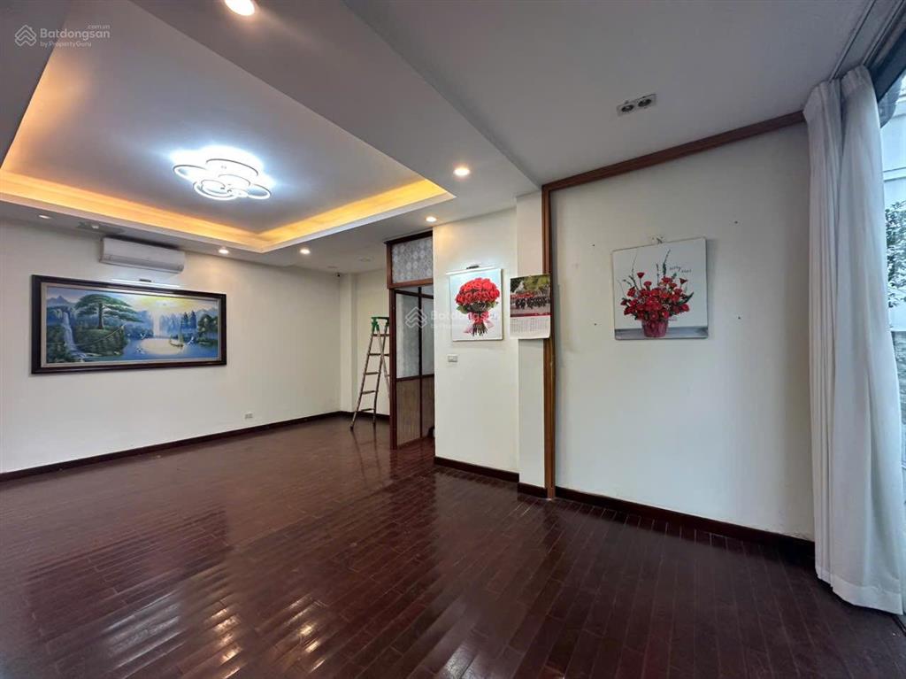 135m, 45 triệu, cho thuê biệt thự vườn đào, làm trụ sở văn phòng công ty, đsq, ở vip, 0986 220 ***
