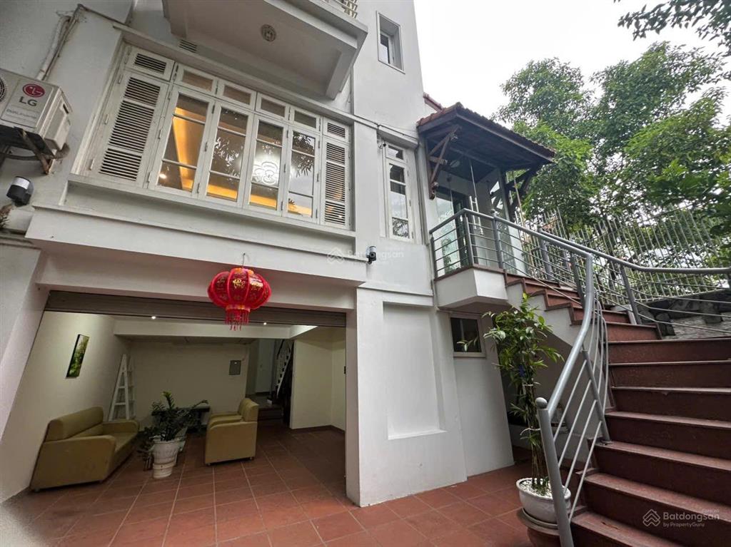 135m, 45 triệu, cho thuê biệt thự vườn đào, làm trụ sở văn phòng công ty, đsq, ở vip, 0986 220 ***