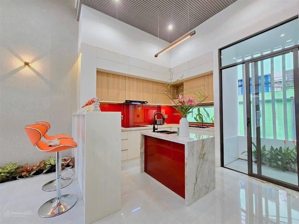 Nhà đẹp nhà bè, huỳnh thị đồng, ra phú mỹ hưng 5 phút, 62m2, hẻm xe hơi, 6 tỷ