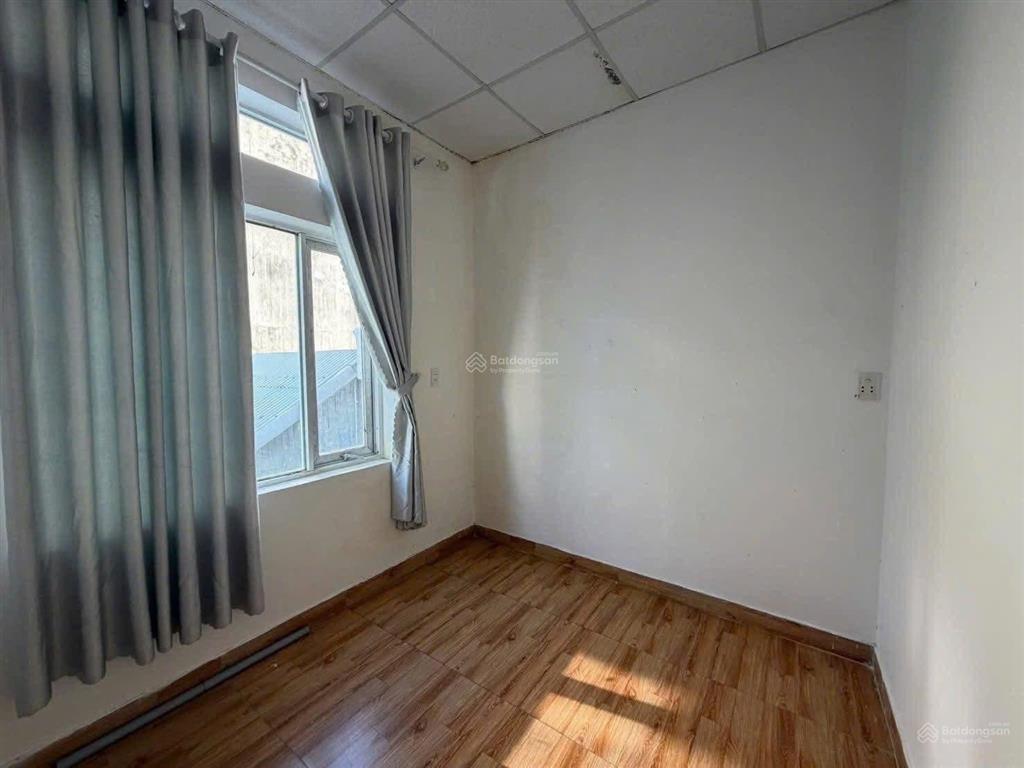 Bán nhà quận 7, lý phục man, 78m², 5 tỷ 7, hẻm xe hơi, gần nhà thi đấu đa năng