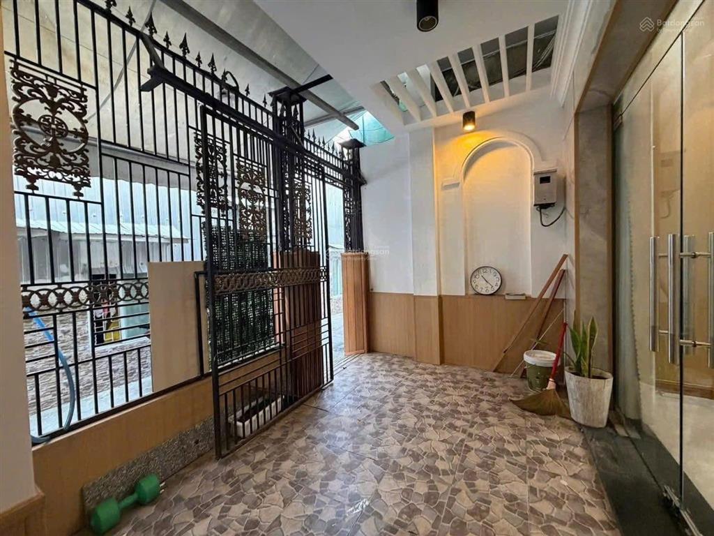 Bán nhà quận 7, lý phục man, 78m², 5 tỷ 7, hẻm xe hơi, gần nhà thi đấu đa năng