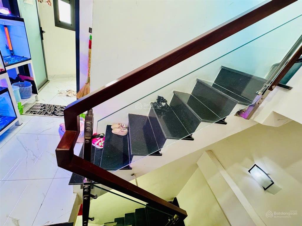Nhà đẹp q8, hẻm xe tải quay đầu, ngay cầu chà và, sát bên q550m2 nhỉnh 5 tỷ, 4 tầng5pn