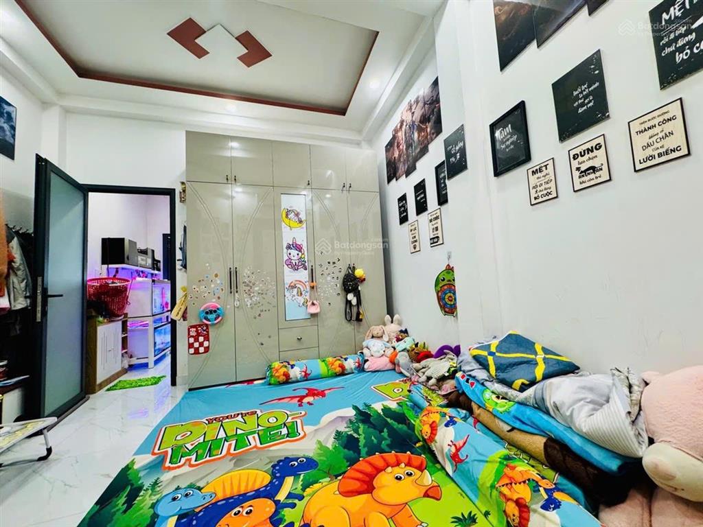 Nhà đẹp q8, hẻm xe tải quay đầu, ngay cầu chà và, sát bên q550m2 nhỉnh 5 tỷ, 4 tầng5pn