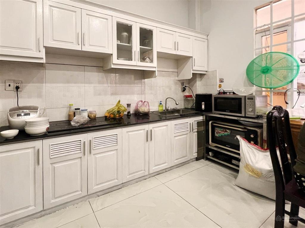 Bán nhà q8, phạm hùng, dt 70m2, nhỉnh 8 tỷ, hẻm 8m