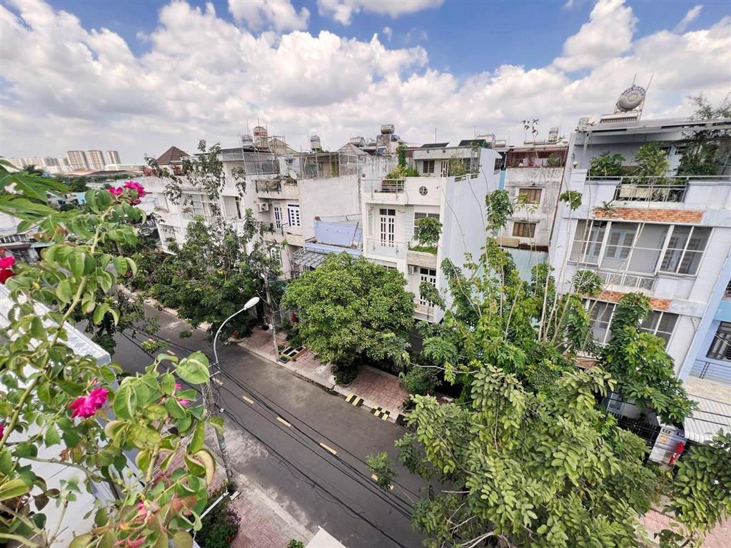 Bán nhà q8, phạm hùng, dt 70m2, nhỉnh 8 tỷ, hẻm 8m