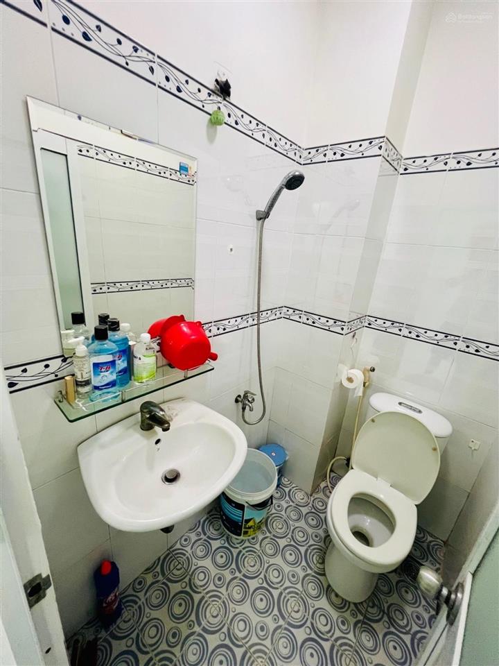 Bán nhà q7, phú thuận, 120m2, nhỉnh 8 tỷ, hẻm xe hơi, 3 tầng, có thể kinh doanh