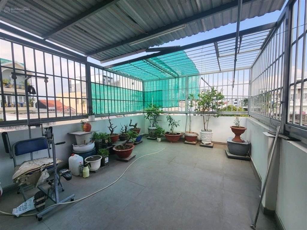 Bán nhà q7, phú thuận, 80m2, hẻm xe hơi, nhỉnh 8 tỷ, 3 bước phú mỹ hưng
