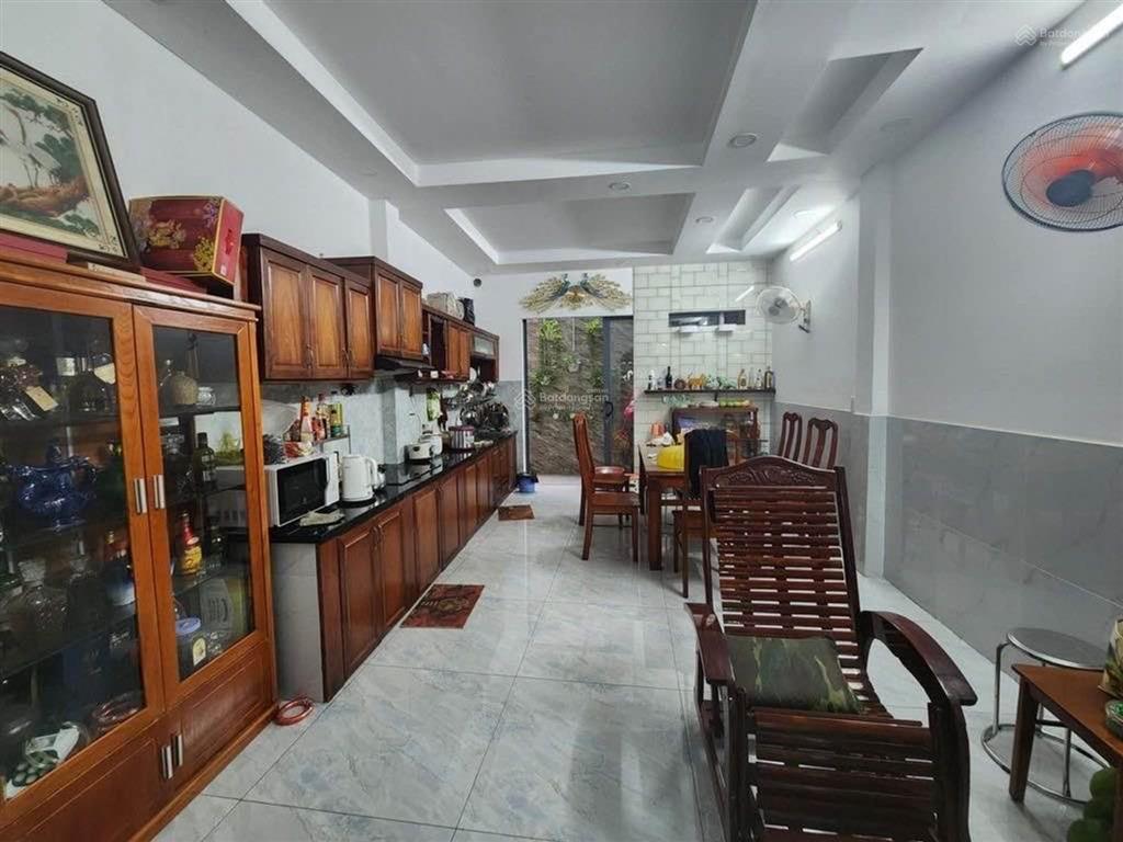 Bán nhà q7, phú thuận, 80m2, hẻm xe hơi, nhỉnh 8 tỷ, 3 bước phú mỹ hưng