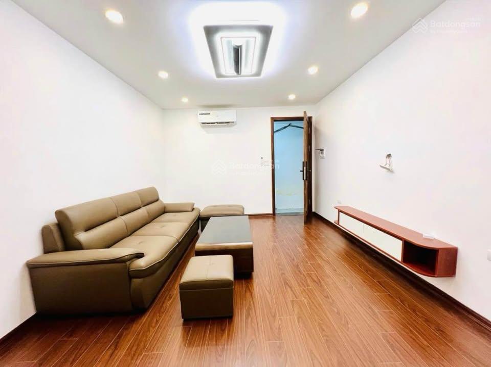 Nhà đẹp âu dương lân, dt 54m2, 100m ra hẻm xe hơi, 5 tỷ 5, 3pn, 2 tầng