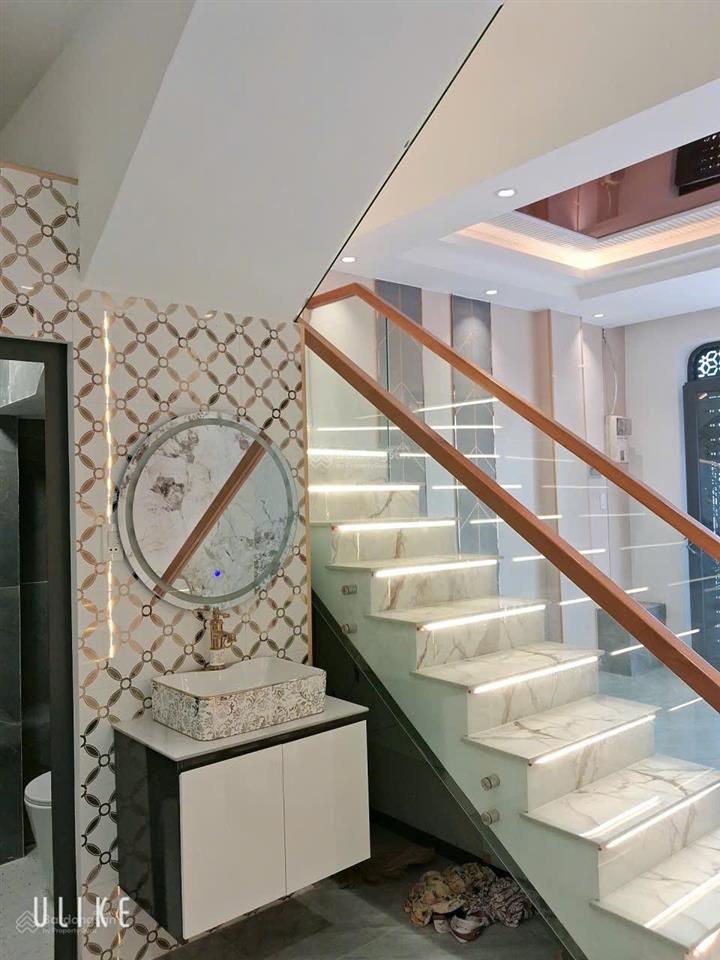 Lô nhì gần phạm hùng, dtsd 120m2, hẻm xe hơi, 6 tỷ 1, ngay cầu chánh hưng, 3 tầng