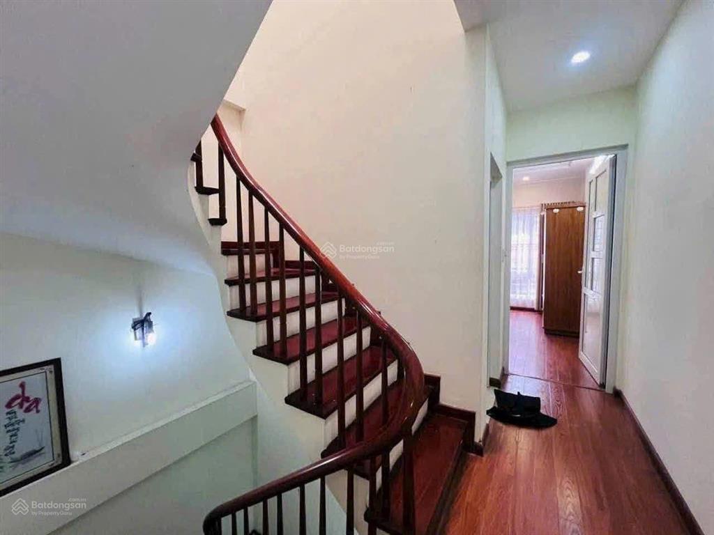 Bán nhà p2, q8, âu dương lân, 60m2, 5 tỷ 8, 4 tầng, kề hẻm xe hơi