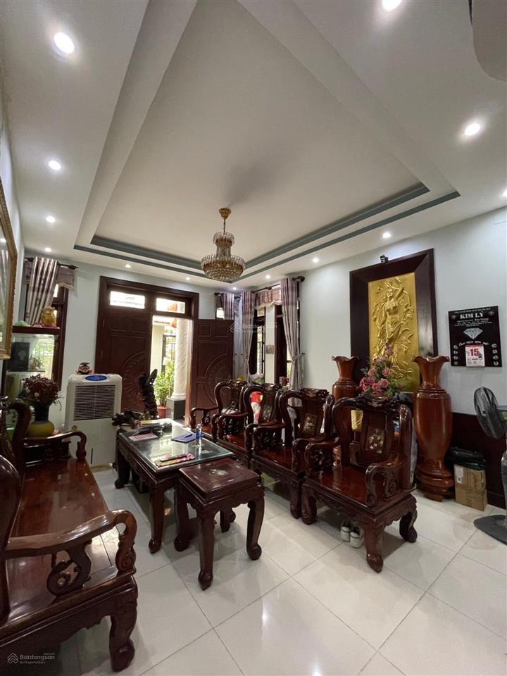Biệt thự mini, gần bến xe q8, 152m2, nhỉnh 11 tỷ, 8pn, 3 tầng, hàng xóm doanh nhân, việt kiều