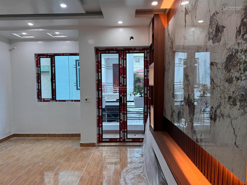 Bán nhà phương lưu lô góc 2 mặt thoáng  ô tô đỗ cửa  giá chỉ 4.67 tỷ