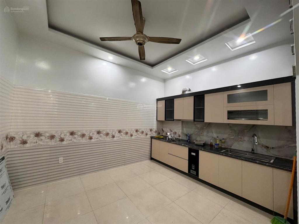 Chính chủ gửi bán nhà 4 tầng lô góc 6c/52 phương lưu, đông hải 2 mặt thoáng có garage ô tô