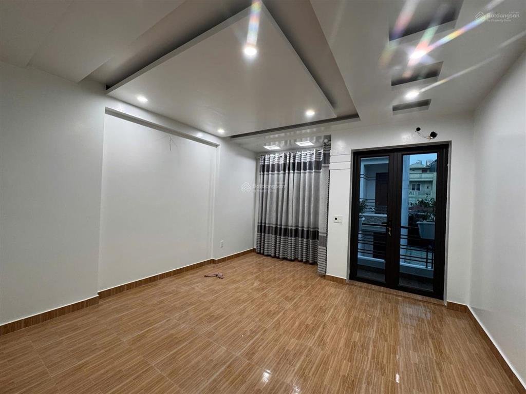 Chính chủ gửi bán nhà 4 tầng lô góc 6c/52 phương lưu, đông hải 2 mặt thoáng có garage ô tô