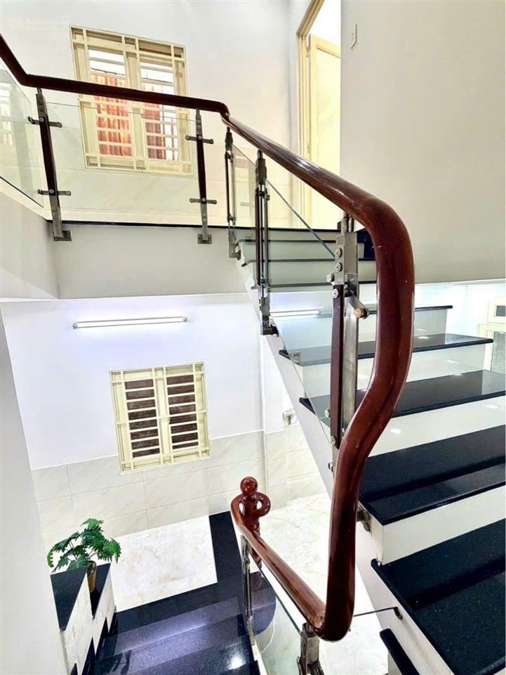 Nhà văn cao, tân phú. mới đẹp...
