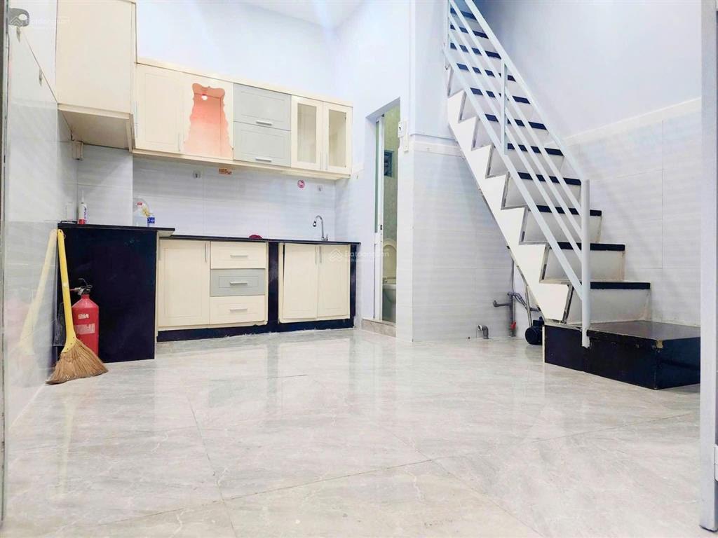 Bán nhà quận 5 trần hưng đạo p1, 3 tầng shr, hẻm gần mt, nhà mới, giá 2.95 tỷ, sổ hồng riêng q5