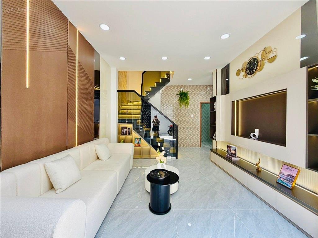 Nhà ngang khủng 5.8m  sát mặt tiền phạm văn chiêu  chỉ 5.45 tỷ