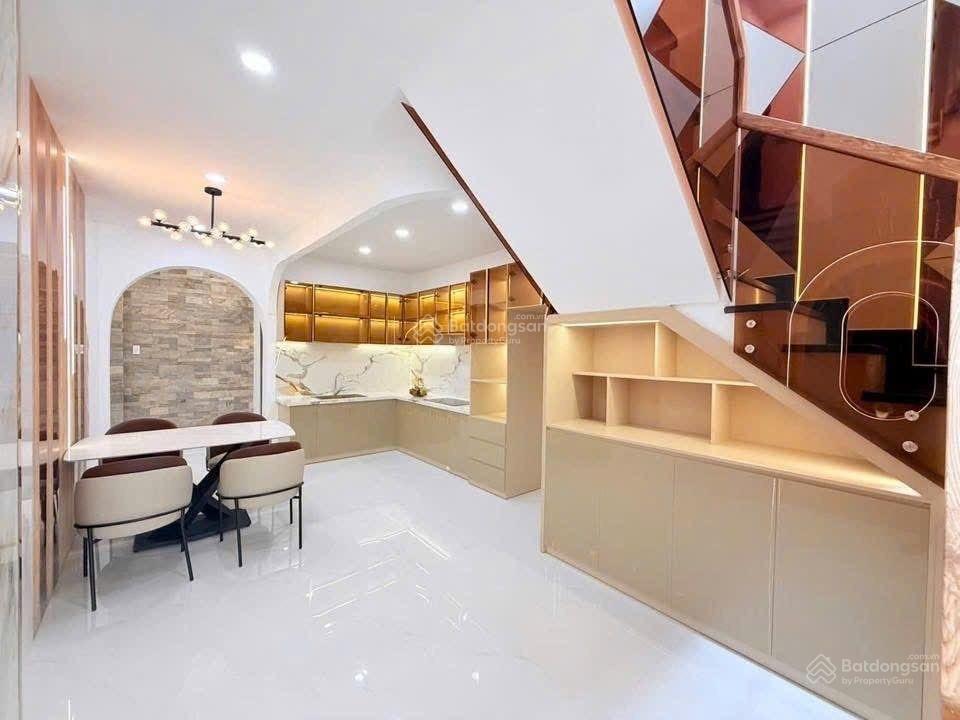 Vị trí kim cương hẻm 8m khu phân lô, đối diện siêu thị emart 2 phan huy ích vỉa hè 3m thông thoáng
