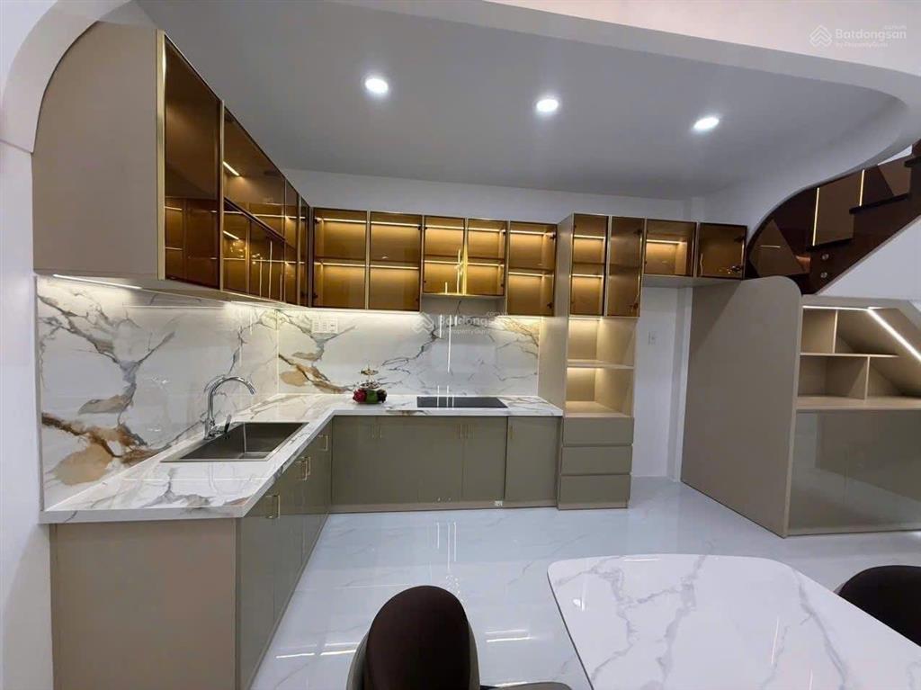 Vị trí kim cương hẻm 8m khu phân lô, đối diện siêu thị emart 2 phan huy ích vỉa hè 3m thông thoáng