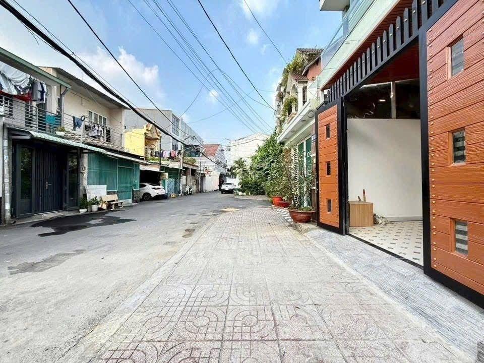 Vị trí kim cương hẻm 8m khu phân lô, đối diện siêu thị emart 2 phan huy ích vỉa hè 3m thông thoáng