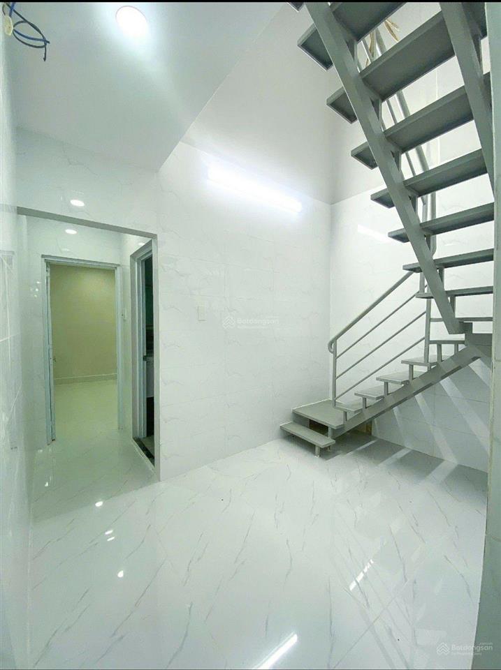 Gấp bán giảm chào 200tr. bán nhà quận 10 đường bà hạt, 42m2, gần mặt tiền. 5 tỷ 18