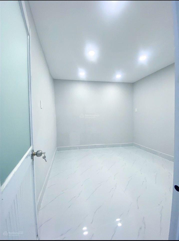 Gấp bán giảm chào 200tr. bán nhà quận 10 đường bà hạt, 42m2, gần mặt tiền. 5 tỷ 18