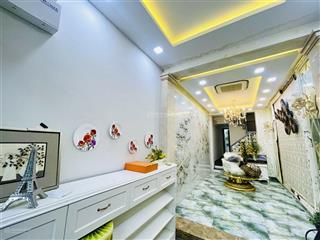 Bán nhà quận 10. thang máy 320kg. đường cách mạng tháng 8. hẻm ôtô. 8 tỷ 5