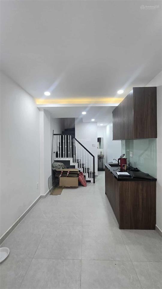 Bán nhà trung tâm quận 3. đối diện chợ hòa hưng. hẻm thắng 1 trục. 4 tỷ 7