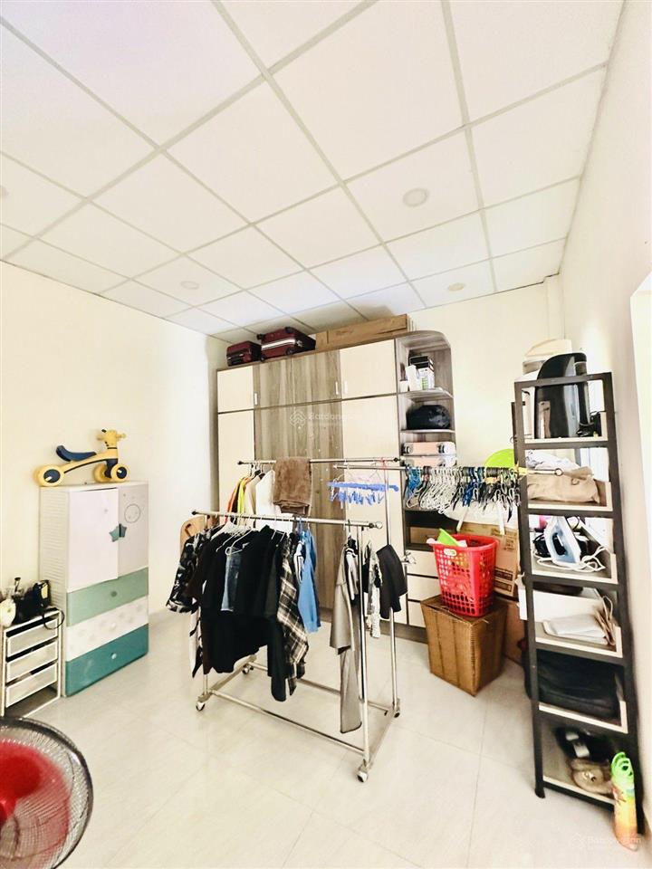 Hiếm!!! nhà bán quận 10. đường thành thái. khu vực sầm uất. hẻm thông. 5 tỷ 8