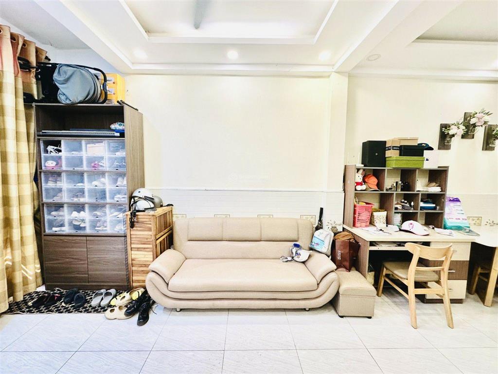 Hiếm!!! nhà bán quận 10. đường thành thái. khu vực sầm uất. hẻm thông. 5 tỷ 8