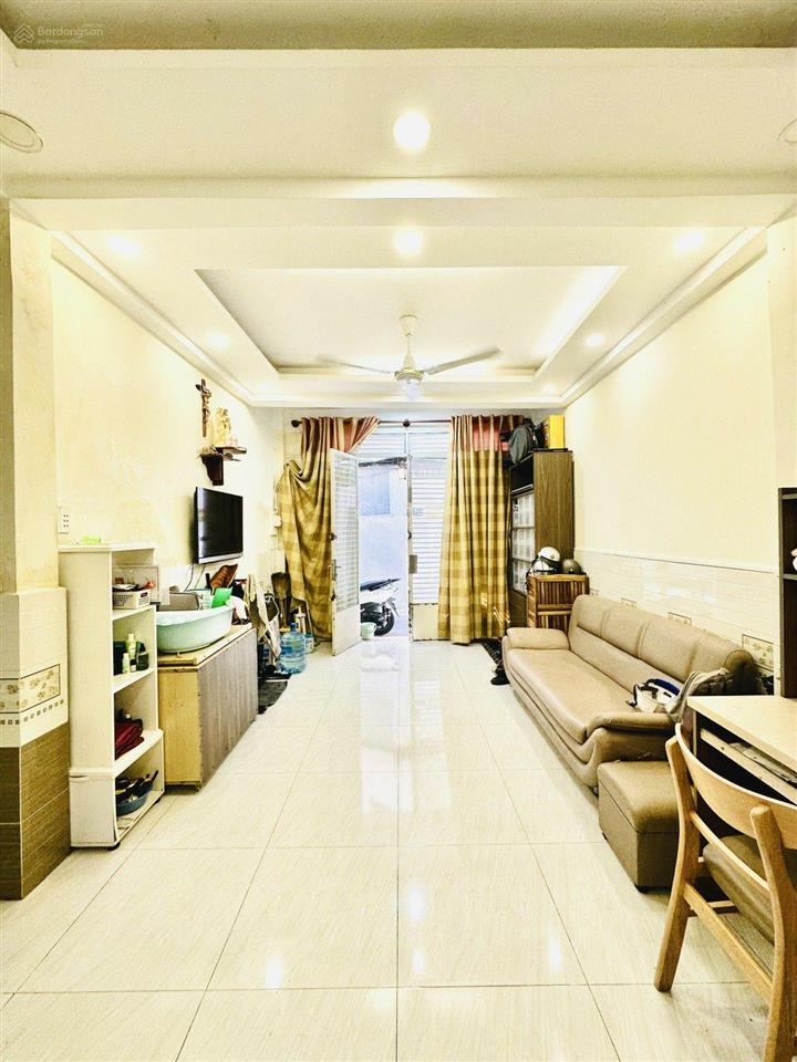 Hiếm!!! nhà bán quận 10. đường thành thái. khu vực sầm uất. hẻm thông. 5 tỷ 8
