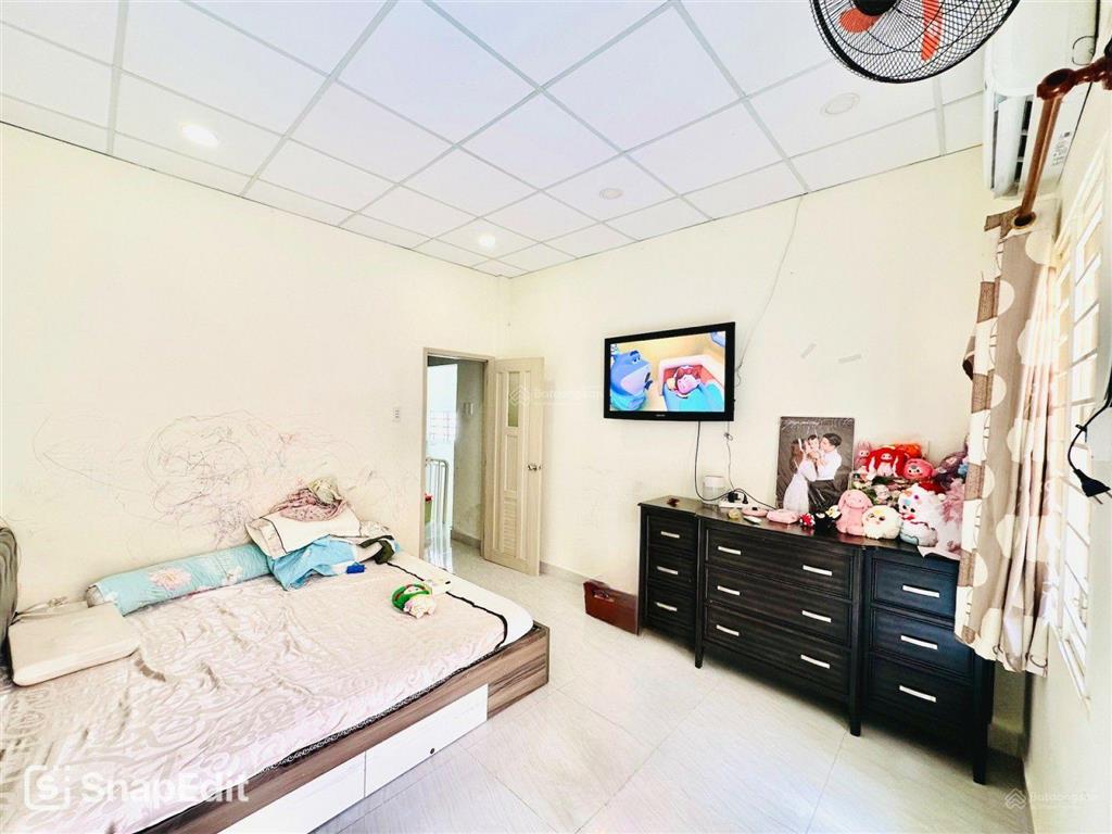 Hiếm!!! nhà bán quận 10. đường thành thái. khu vực sầm uất. hẻm thông. 5 tỷ 8