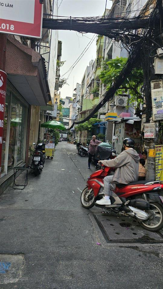 Sát mặt tiền. kế bộ công an. trần hưng đạo. quận 1. nở hậu 5,5m. 5 tỷ 5