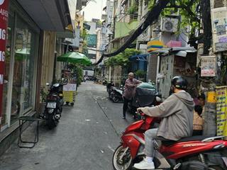 Sát mặt tiền. kế bộ công an. trần hưng đạo. quận 1. nở hậu 5,5m. 5 tỷ 5