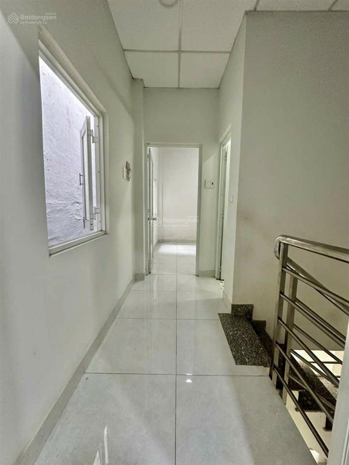 Sát mặt tiền. lê hồng phong. quận 10. gần việt nam quốc tự. 4 tỷ 8