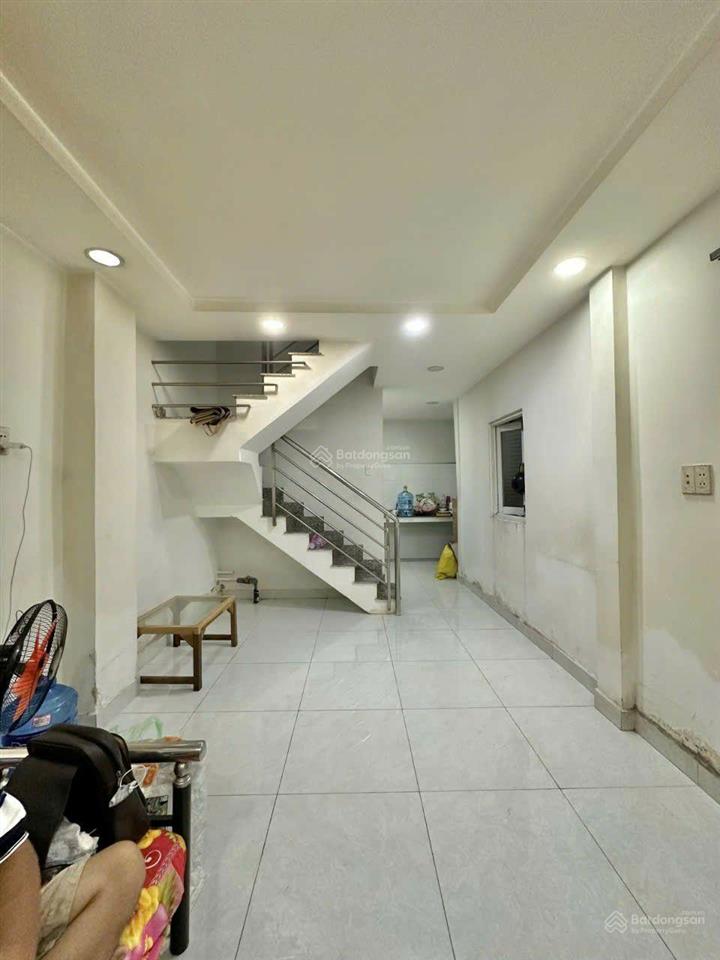 Sát mặt tiền. lê hồng phong. quận 10. gần việt nam quốc tự. 4 tỷ 8