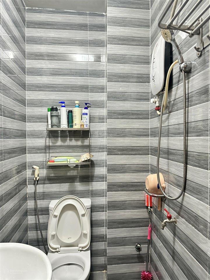 Ngay thiên phước kế quận 10. hẻm ô tô đỗ cửa. 4 phòng ngủ. 5 tỷ 6