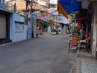 Ngay thiên phước kế quận 10. hẻm ô tô đỗ cửa. 4 phòng ngủ. 5 tỷ 6