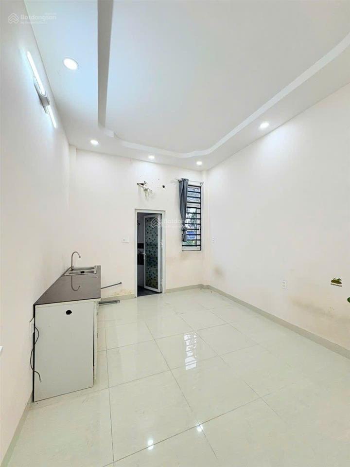 Hẻm ô tô ni sư huỳnh liên, tân bình, 5 phòng ngủ. 4 tỷ 7