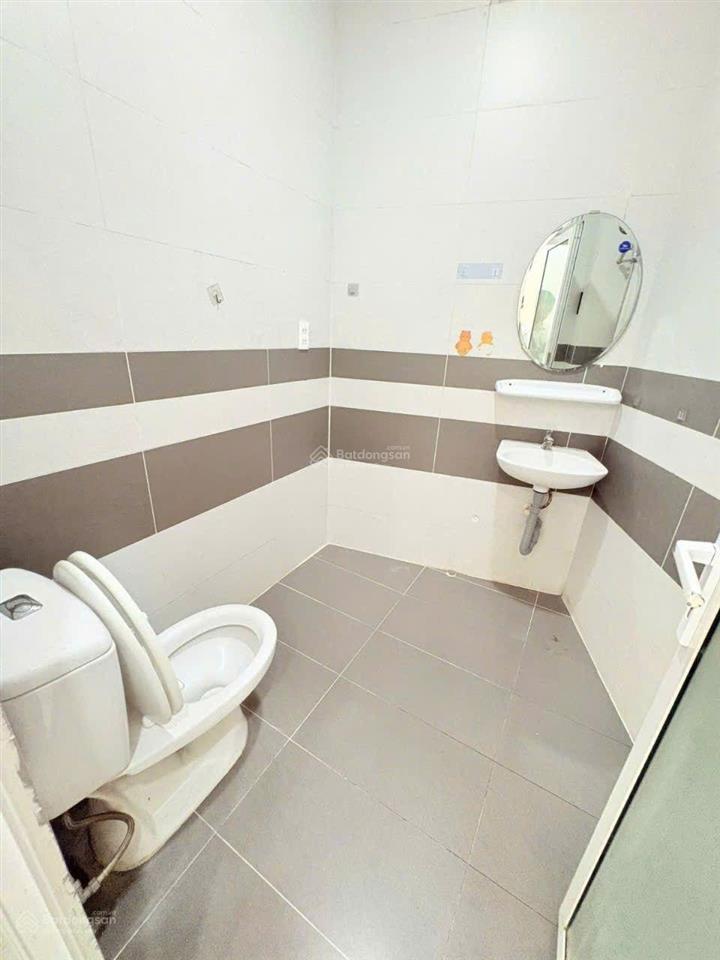 Hẻm ô tô ni sư huỳnh liên, tân bình, 5 phòng ngủ. 4 tỷ 7