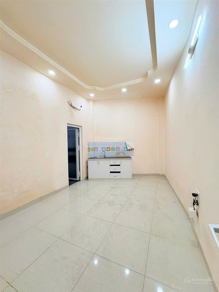 Hẻm ô tô ni sư huỳnh liên, tân bình, 5 phòng ngủ. 4 tỷ 7