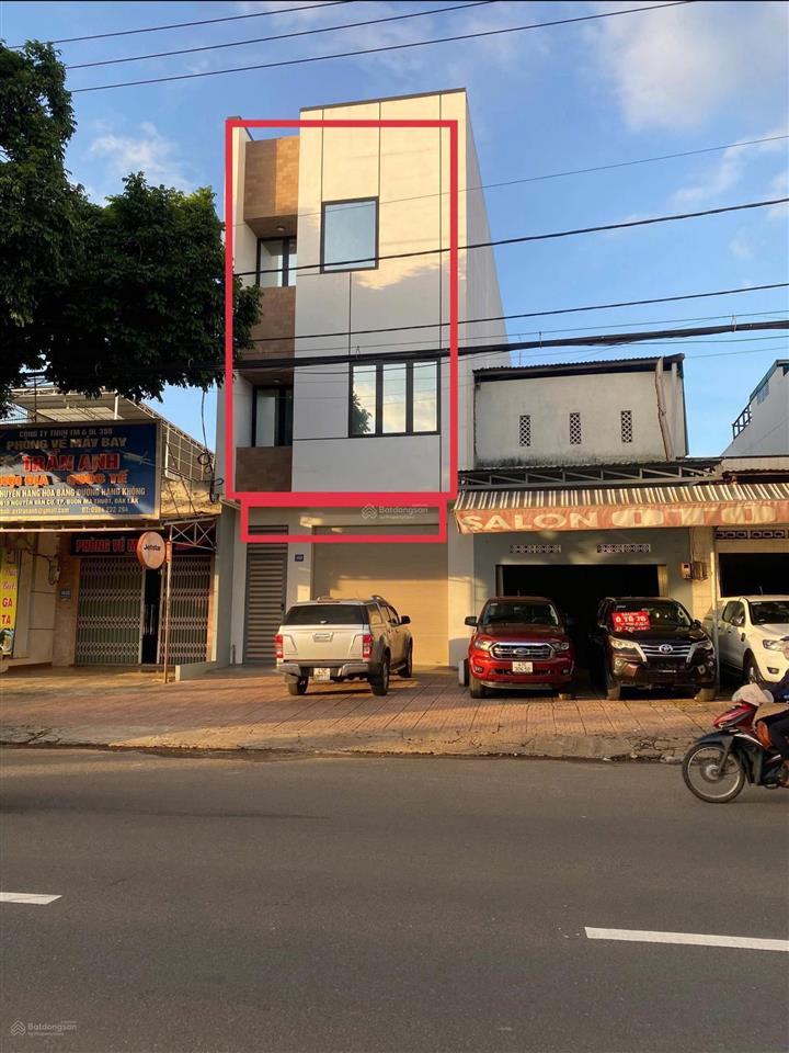 Cho thuê mặt bằng 463 nguyễn văn cừ ngay ngã 3 xe cộ qua lại đông giá 10tr/tháng