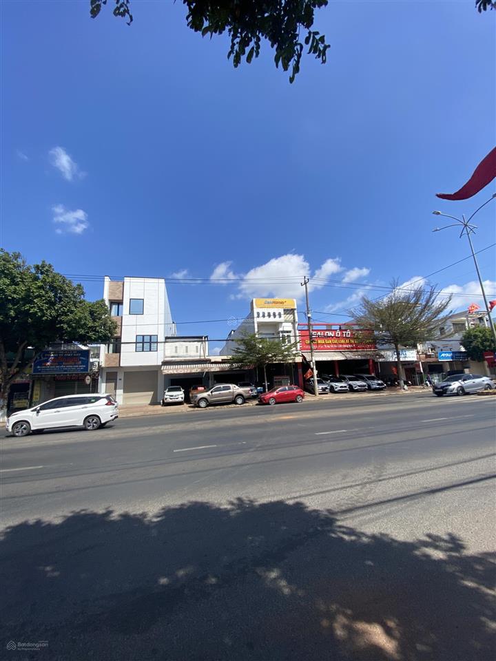 Cho thuê mặt bằng 463 nguyễn văn cừ ngay ngã 3 xe cộ qua lại đông giá 10tr/tháng