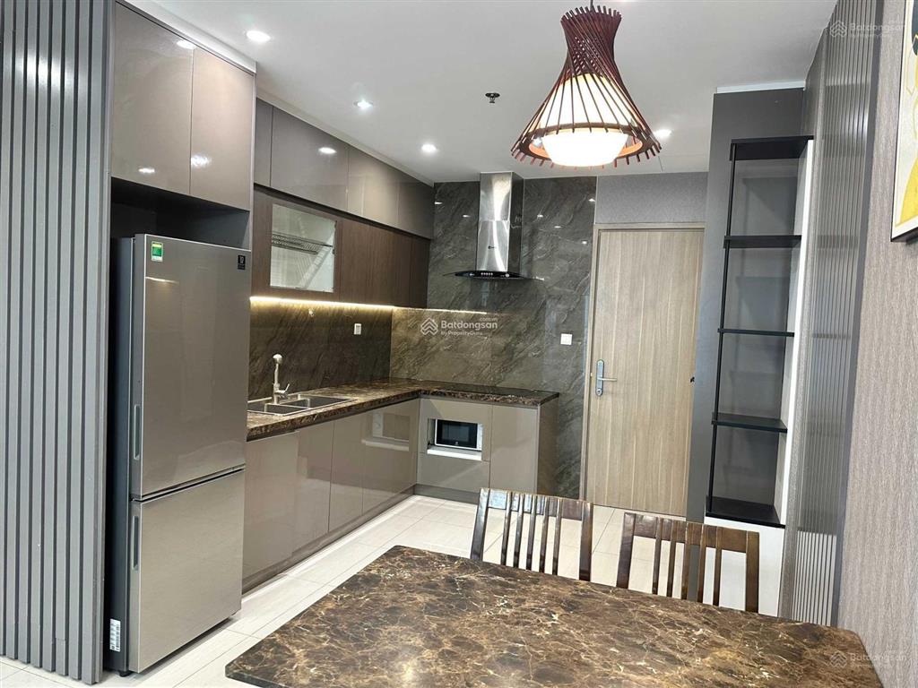 Chủ nhà gửi bán gấp căn hộ góc 3pn vinhomes grand park giá 3,2 tỷ