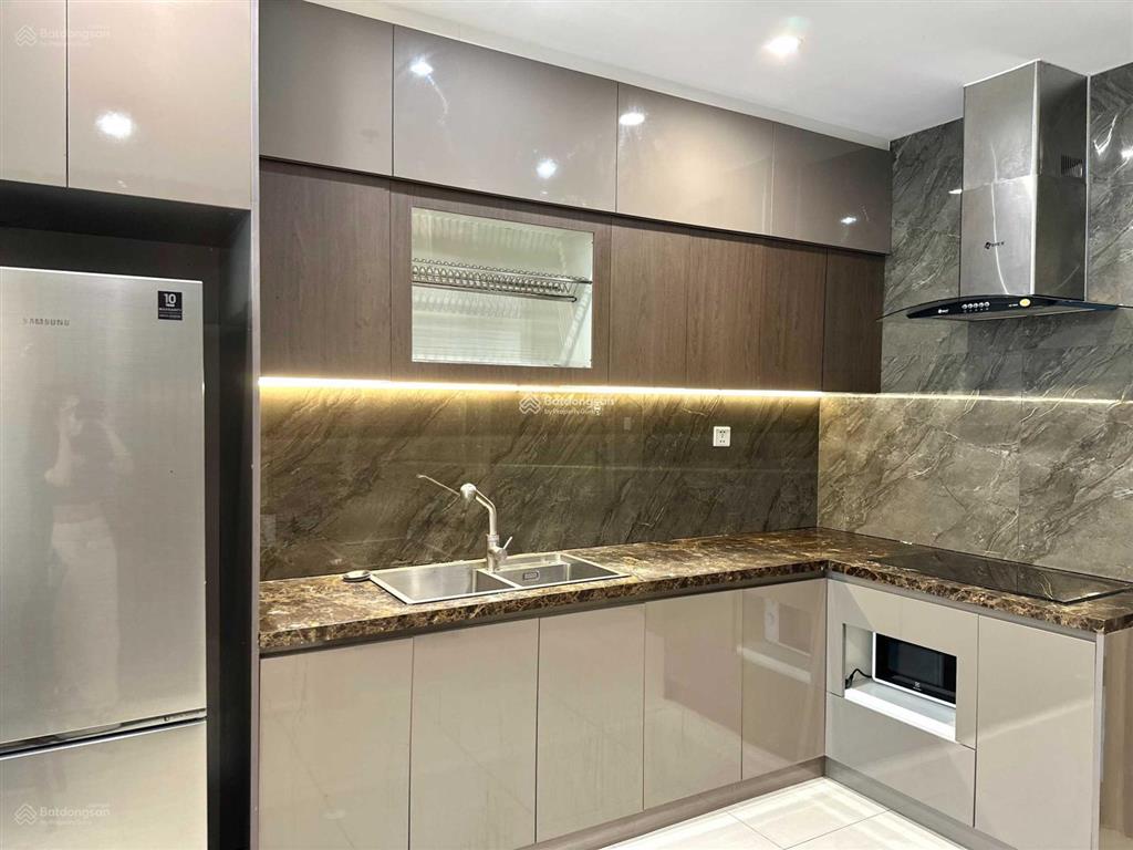 Chủ nhà gửi bán gấp căn hộ góc 3pn vinhomes grand park giá 3,2 tỷ